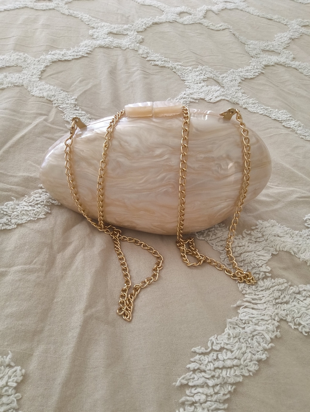 Shell Shaped  Luxury Evening Clutch - Picture 7 of 11